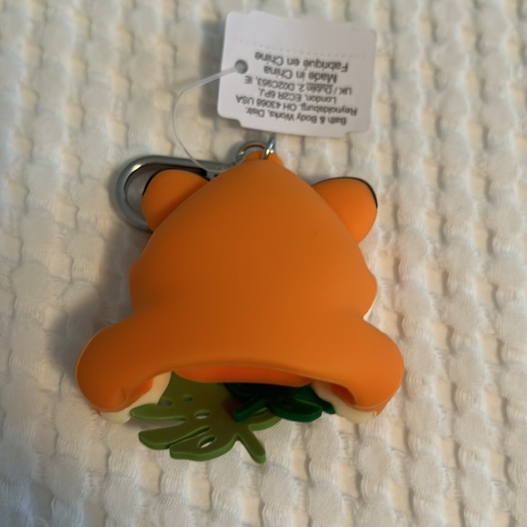 Bath and body tiger hand sanitizer holder - Picture 2 of 2